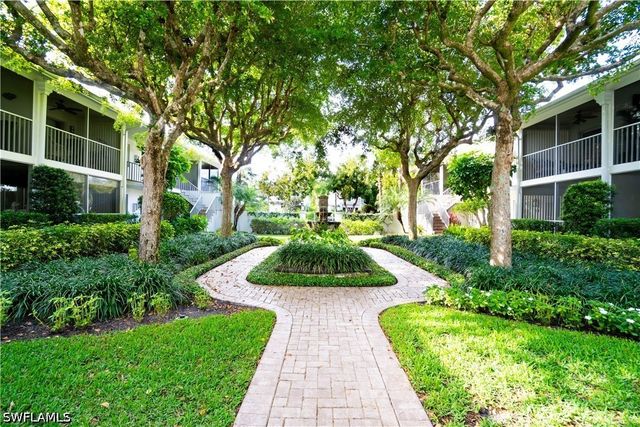 388 4th AVE S 388, Naples, FL 34102