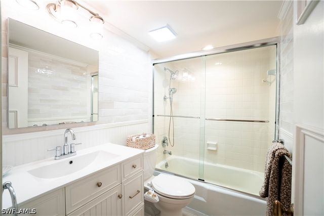 388 4th AVE S 388, Naples, FL 34102