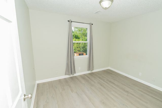 615 Doane Dr, Clarksville, TN 37042