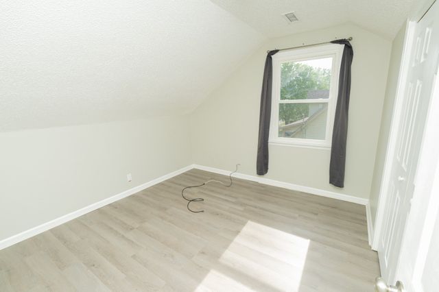 615 Doane Dr, Clarksville, TN 37042