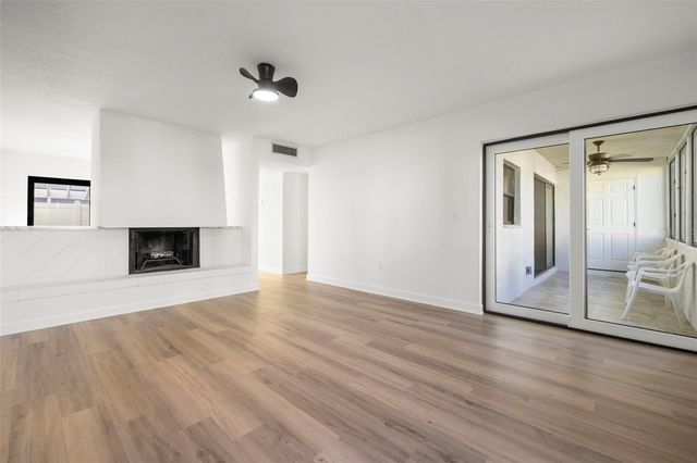 1 WINDRUSH BOULEVARD 19, Indian Rocks Beach, FL 33785