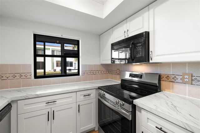 1 WINDRUSH BOULEVARD 19, Indian Rocks Beach, FL 33785