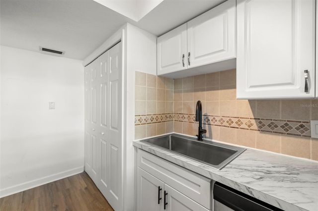 1 WINDRUSH BOULEVARD 19, Indian Rocks Beach, FL 33785