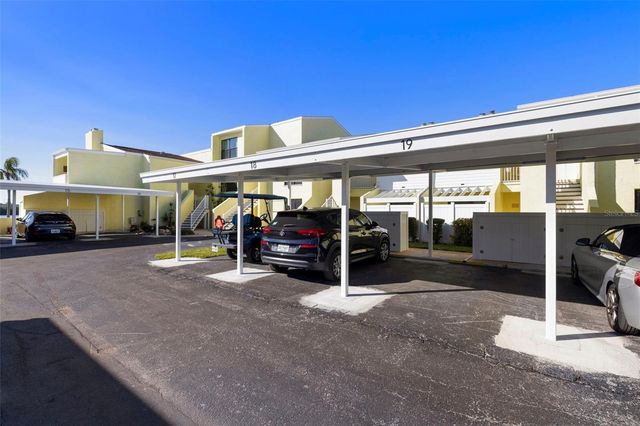 1 WINDRUSH BOULEVARD 19, Indian Rocks Beach, FL 33785