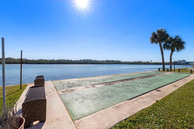 1 WINDRUSH BOULEVARD 19, Indian Rocks Beach, FL 33785