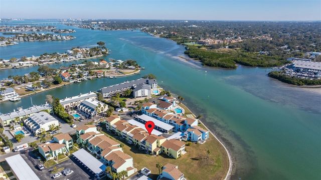 1 WINDRUSH BOULEVARD 19, Indian Rocks Beach, FL 33785