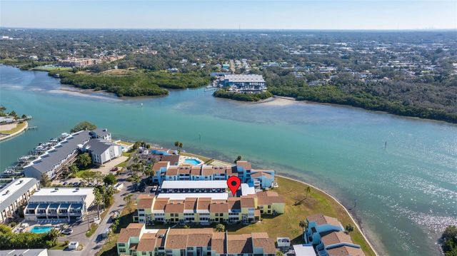 1 WINDRUSH BOULEVARD 19, Indian Rocks Beach, FL 33785