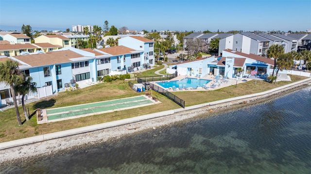 1 WINDRUSH BOULEVARD 19, Indian Rocks Beach, FL 33785