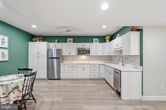 118 HARVESTER DR, Lake Frederick, VA 22630