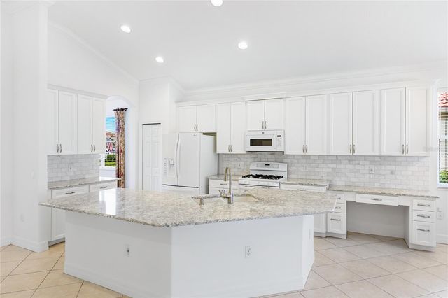 711 FOGGY MORN LANE, Bradenton, FL 34212