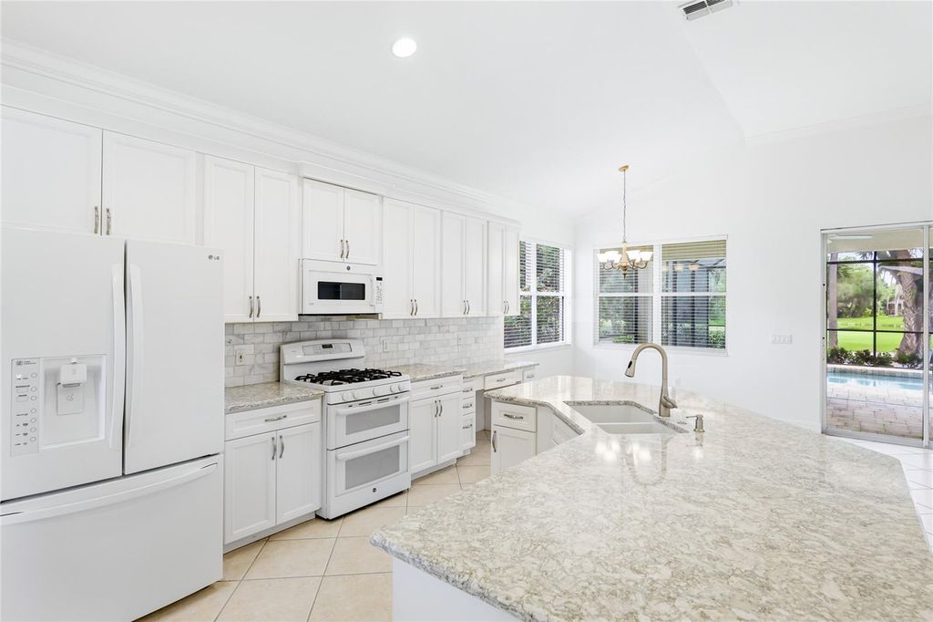 Image 14 of property listing at 711 FOGGY MORN LANE, Bradenton, FL 34212