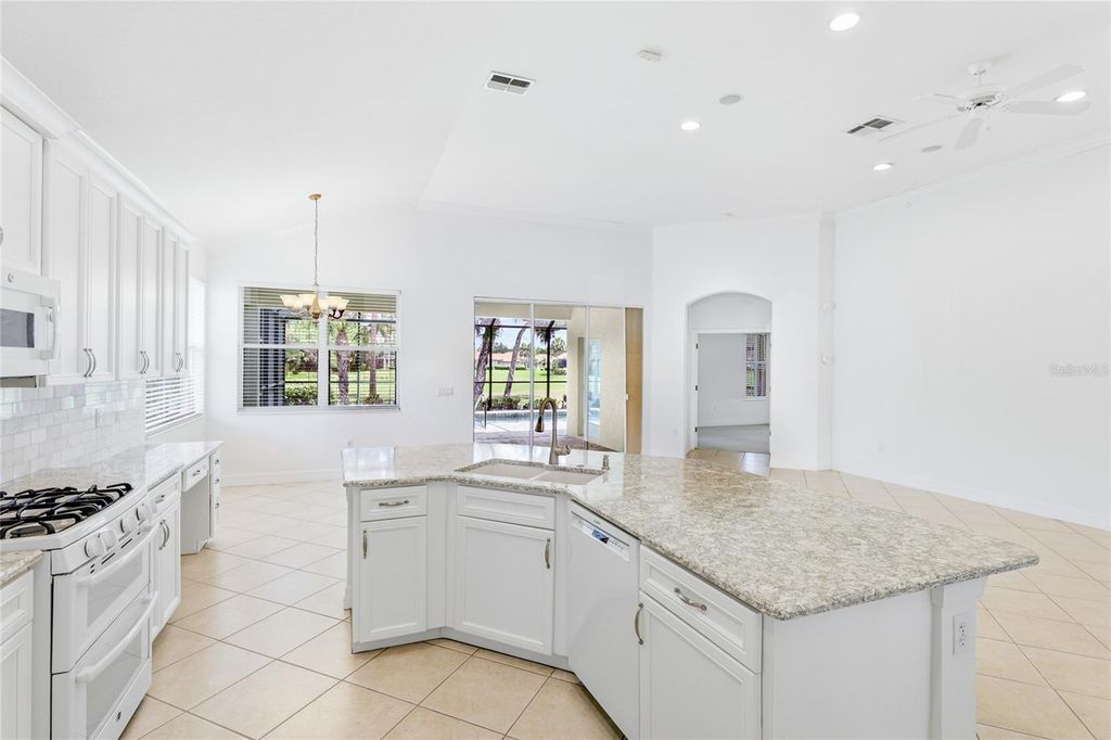 Image 15 of property listing at 711 FOGGY MORN LANE, Bradenton, FL 34212