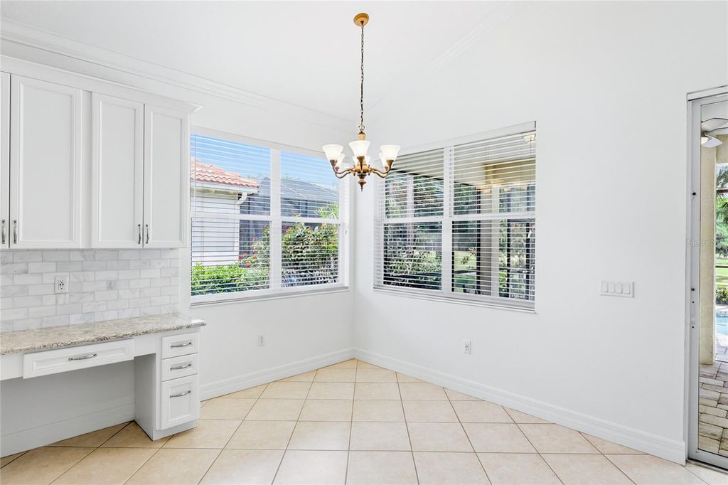 Image 16 of property listing at 711 FOGGY MORN LANE, Bradenton, FL 34212