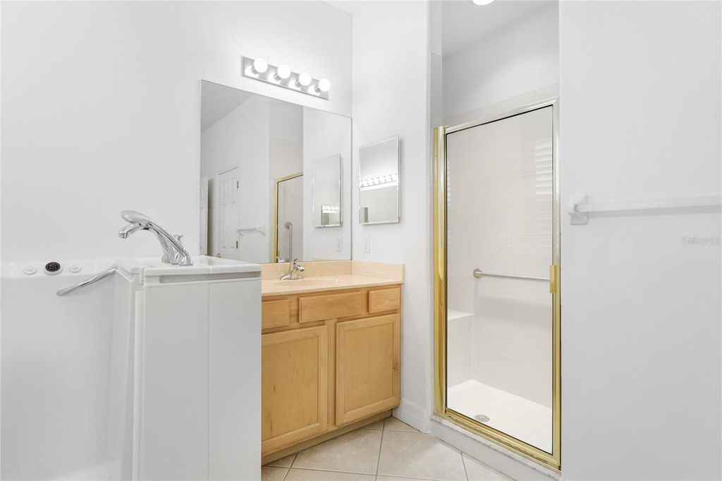 Image 24 of property listing at 711 FOGGY MORN LANE, Bradenton, FL 34212