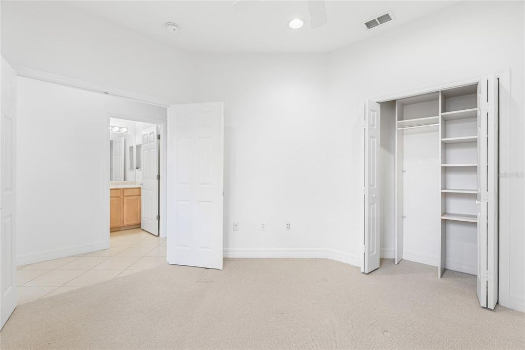 Image 26 of property listing at 711 FOGGY MORN LANE, Bradenton, FL 34212