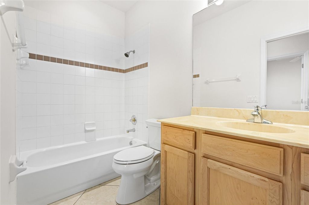 Image 27 of property listing at 711 FOGGY MORN LANE, Bradenton, FL 34212