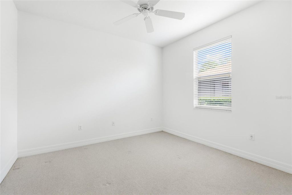 Image 28 of property listing at 711 FOGGY MORN LANE, Bradenton, FL 34212