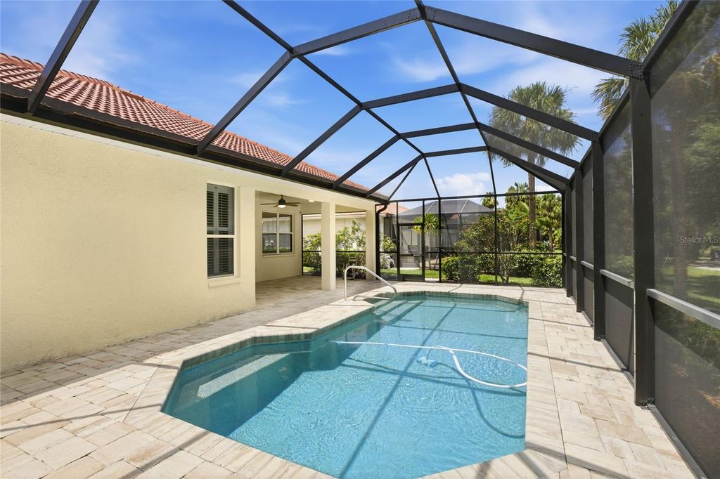 Image 33 of property listing at 711 FOGGY MORN LANE, Bradenton, FL 34212