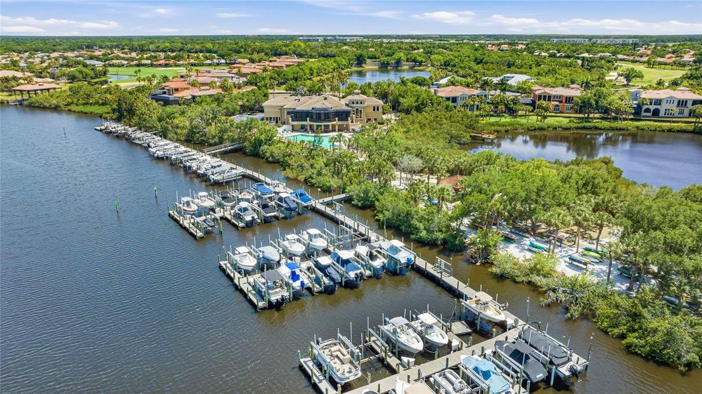 Image 42 of property listing at 711 FOGGY MORN LANE, Bradenton, FL 34212