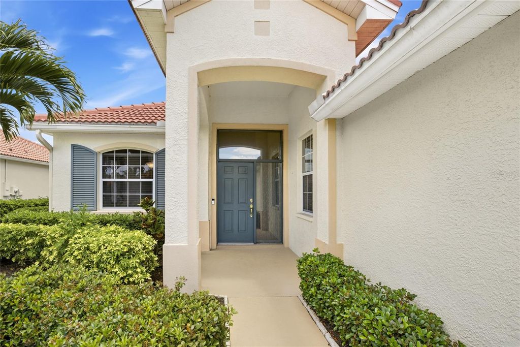 Image 6 of property listing at 711 FOGGY MORN LANE, Bradenton, FL 34212