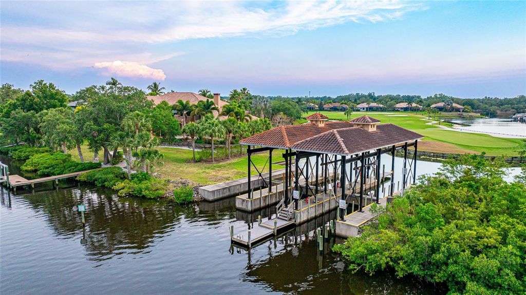 Image 51 of property listing at 711 FOGGY MORN LANE, Bradenton, FL 34212