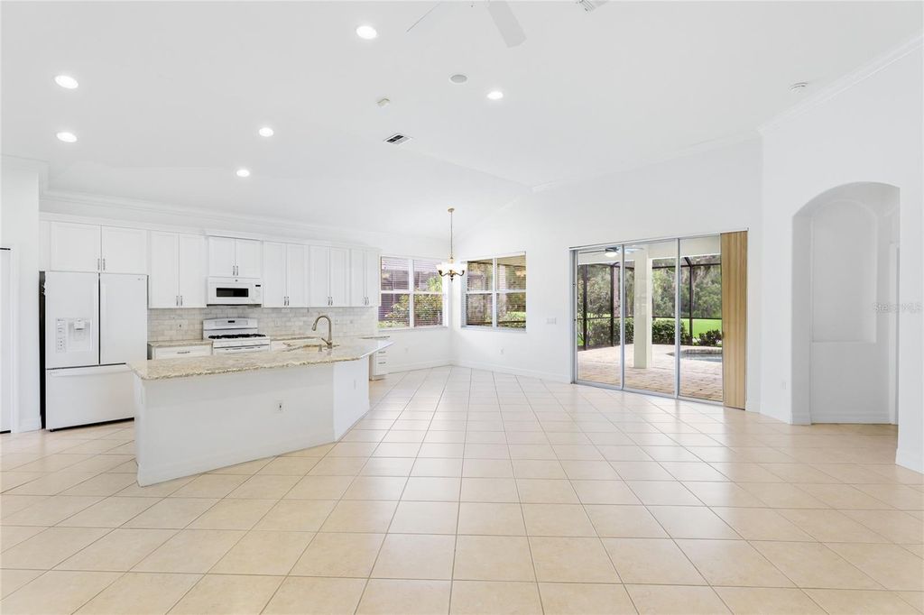 Image 10 of property listing at 711 FOGGY MORN LANE, Bradenton, FL 34212