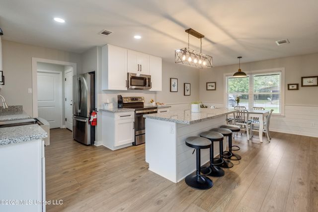 3244 Nottingham Road, Ocean Springs, MS 39564