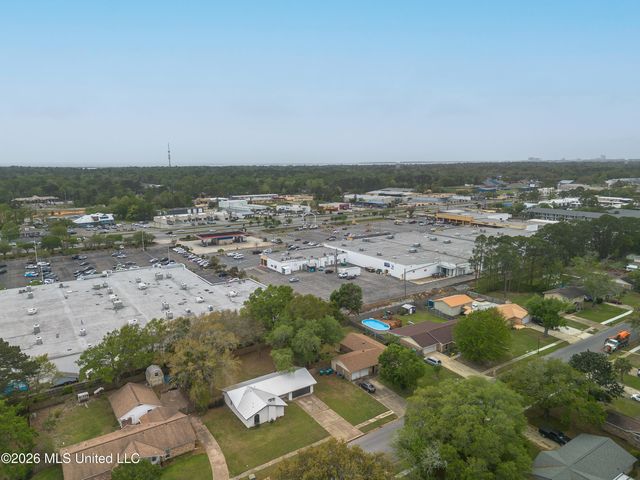 3244 Nottingham Road, Ocean Springs, MS 39564