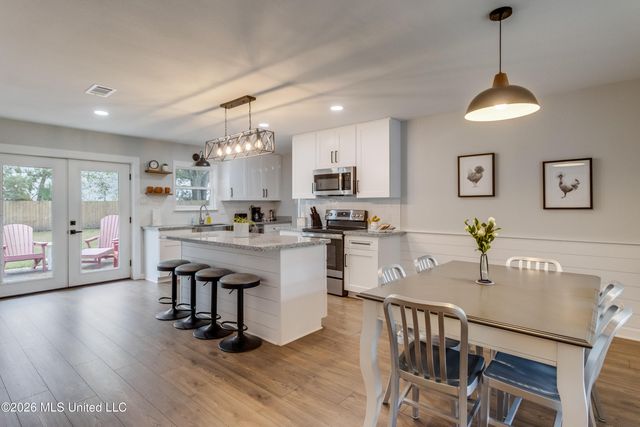 3244 Nottingham Road, Ocean Springs, MS 39564