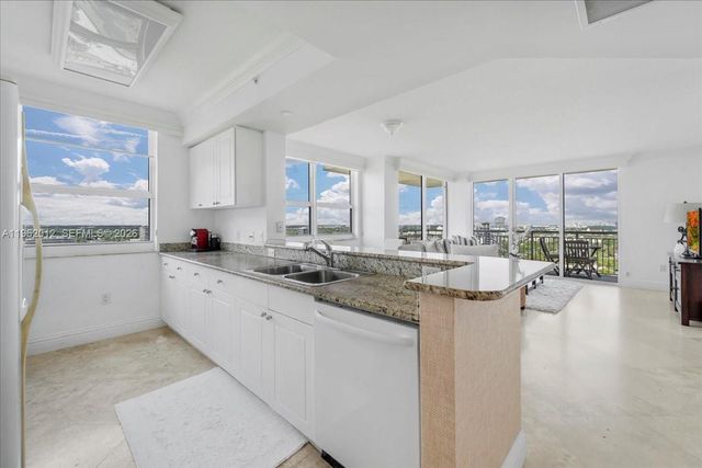 19501 W Country Club Dr 2513, Aventura, FL 33180