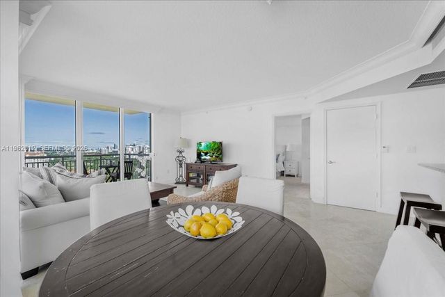 19501 W Country Club Dr 2513, Aventura, FL 33180