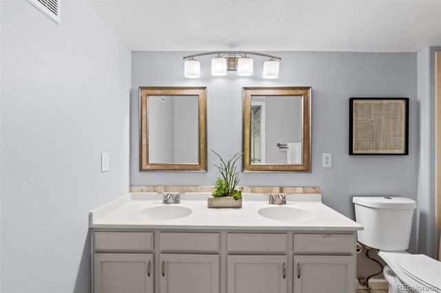 5443 S Dover Street 204, Denver, CO 80123