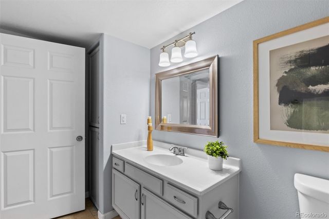 5443 S Dover Street 204, Denver, CO 80123