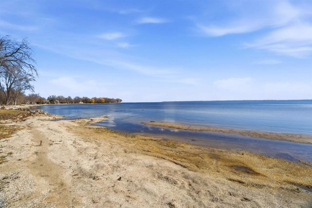 104 ADELLA BEACH ROAD, Neenah, WI 54956