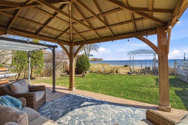 104 ADELLA BEACH ROAD, Neenah, WI 54956