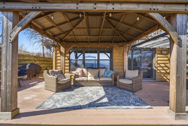 104 ADELLA BEACH ROAD, Neenah, WI 54956