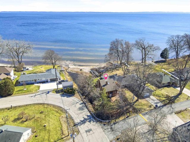 104 ADELLA BEACH ROAD, Neenah, WI 54956
