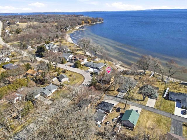 104 ADELLA BEACH ROAD, Neenah, WI 54956