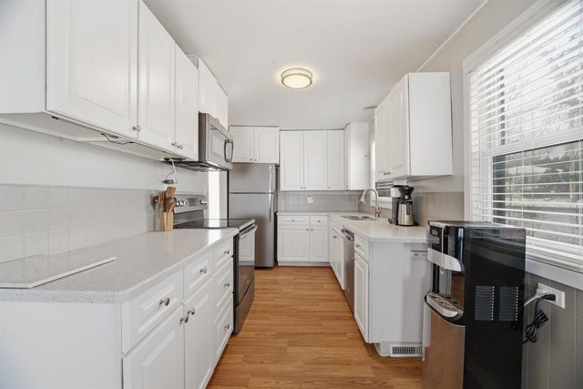 104 ADELLA BEACH ROAD, Neenah, WI 54956