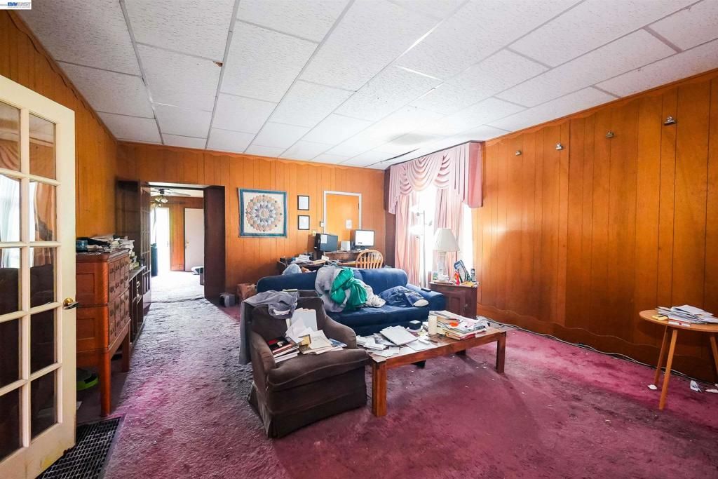 Image 11 of property listing at 1033 1033 2nd Ave, Crockett, CA 94525