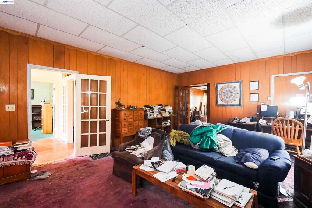 Image 12 of property listing at 1033 1033 2nd Ave, Crockett, CA 94525