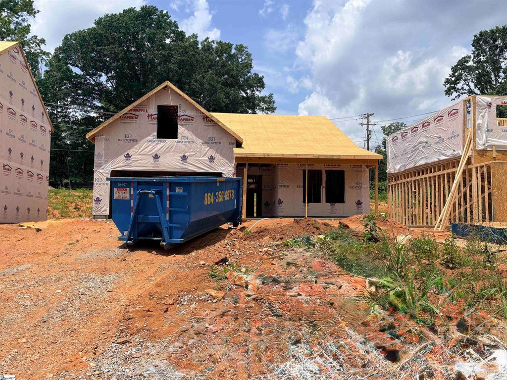 407 Lake Circle Drive, Greenville, SC 29605