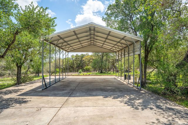 377 BUFFALO SPRINGS RD, New Braunfels, TX 78132