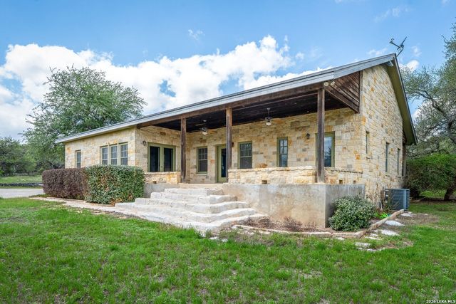377 BUFFALO SPRINGS RD, New Braunfels, TX 78132