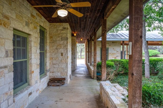 377 BUFFALO SPRINGS RD, New Braunfels, TX 78132
