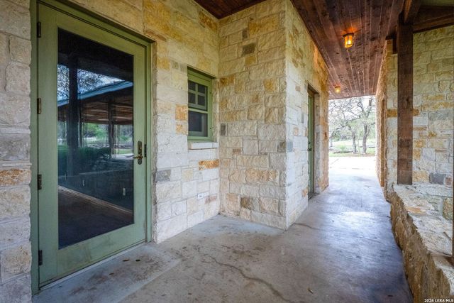 377 BUFFALO SPRINGS RD, New Braunfels, TX 78132