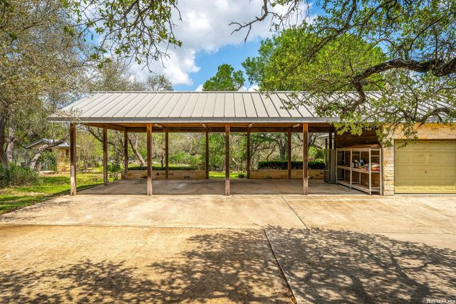 377 BUFFALO SPRINGS RD, New Braunfels, TX 78132