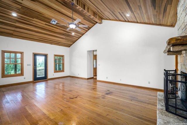 377 BUFFALO SPRINGS RD, New Braunfels, TX 78132