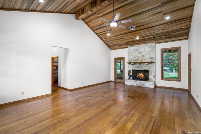377 BUFFALO SPRINGS RD, New Braunfels, TX 78132
