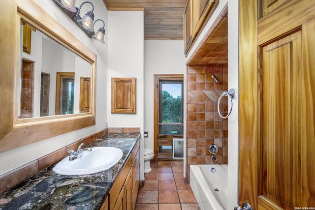 377 BUFFALO SPRINGS RD, New Braunfels, TX 78132